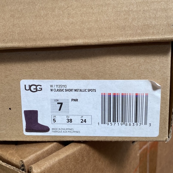 NEW UGG Classic Short Metallic Spots Boot - Picture 10 of 12